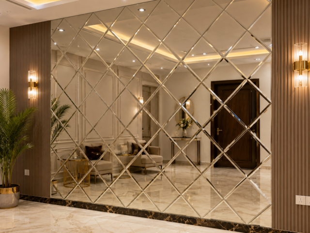 جدار مرايا معينات هندسية عند المدخل
